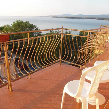 Kostovi 3* プリモルスコ