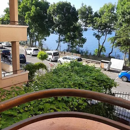 Kostovi Affittacamere *