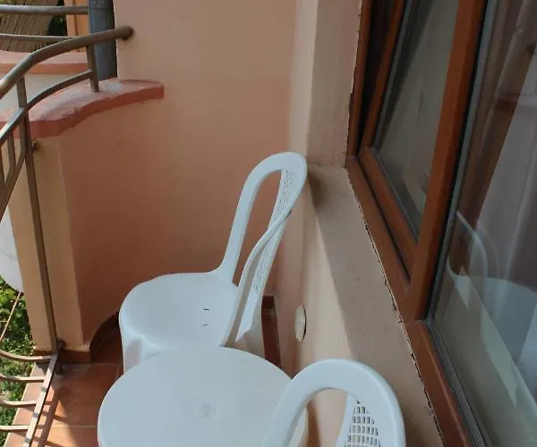 Casa de hóspedes Kostovi 3*