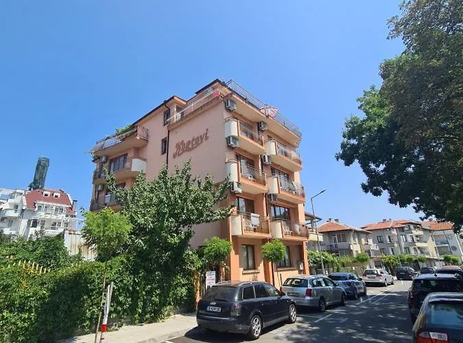 Casa de hóspedes Kostovi 3*